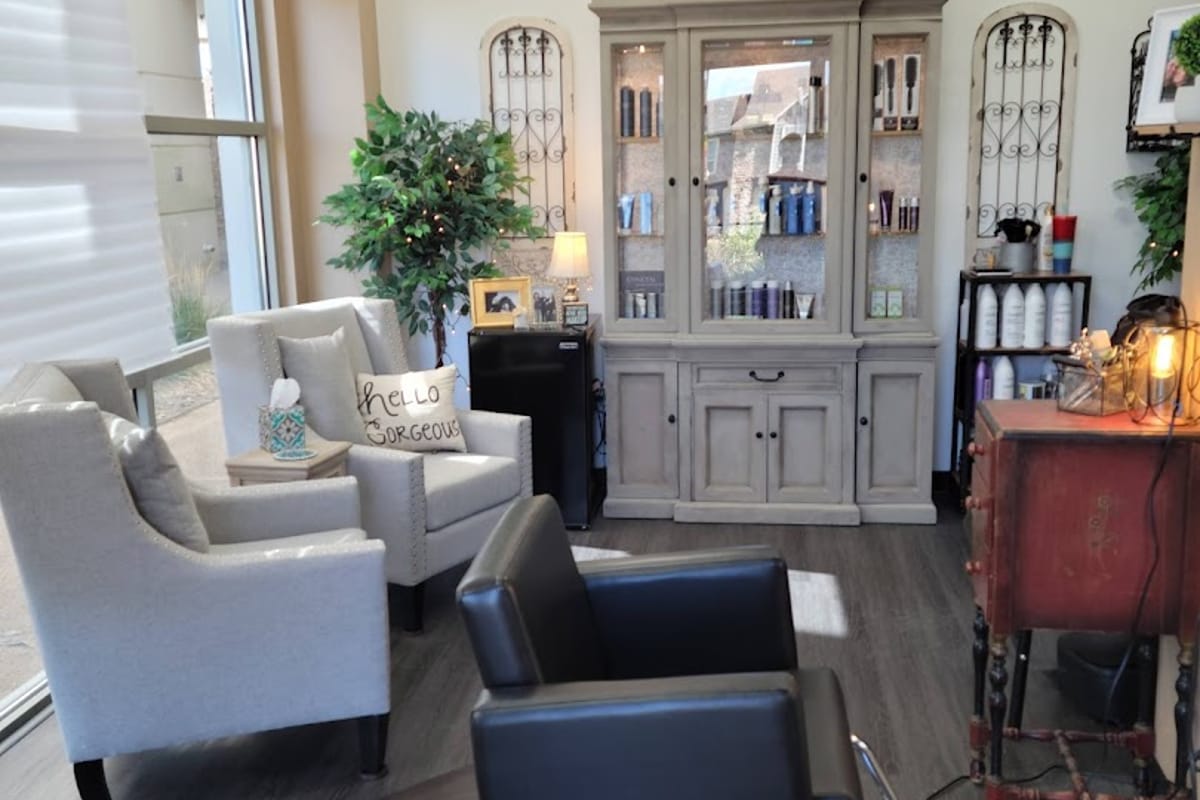 Interior view of Zumbido Hair Studio