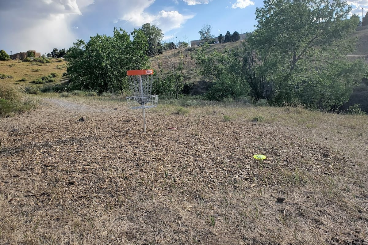 West Fork Disc Golf Course atmosphere and seating