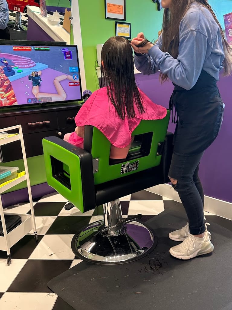 Sharkey's Cuts for Kids - Parker, CO dining area