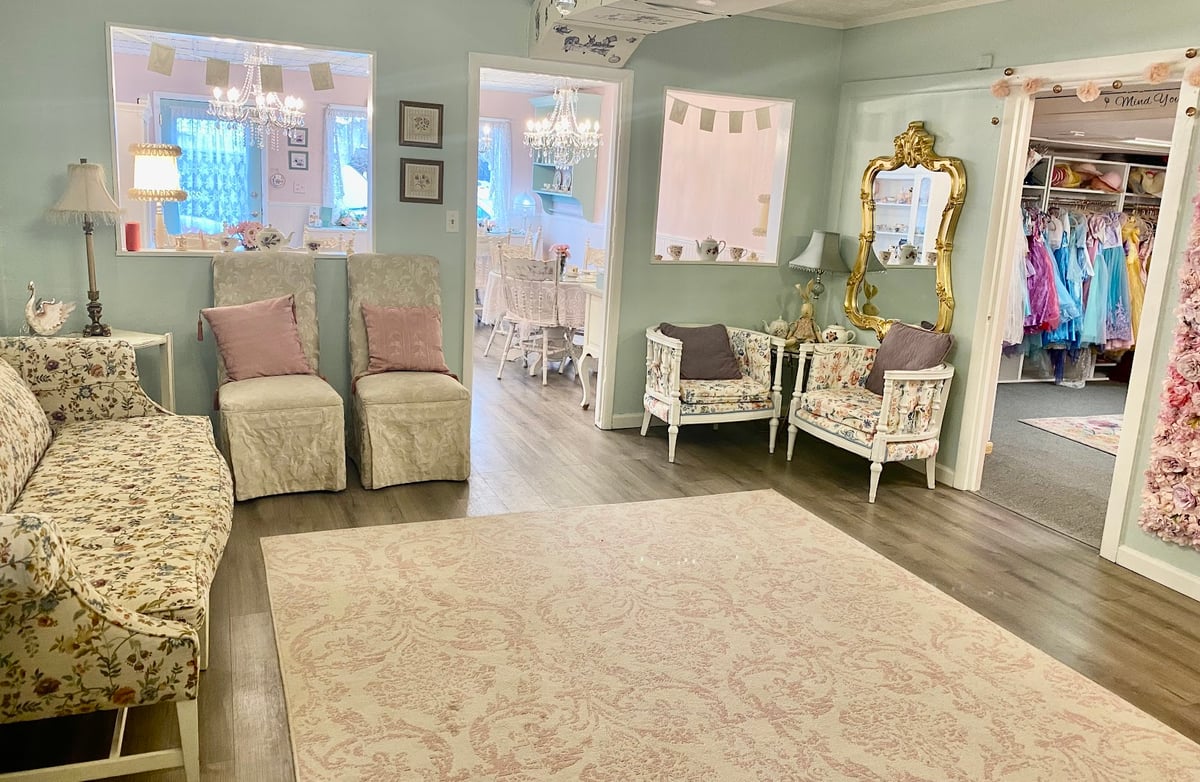 Miss M's Tea Parlour dining area
