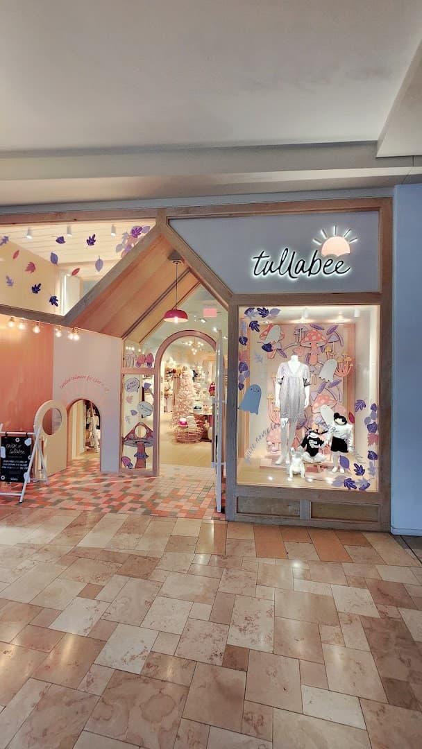Tullabee Park Meadows retail store in Lone Tree, Colorado
