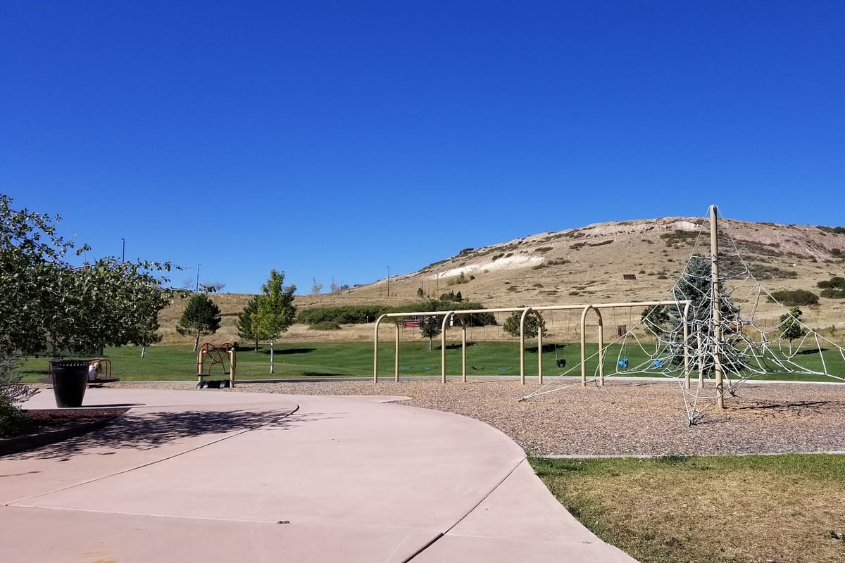 Rhyolite Regional Park atmosphere and seating