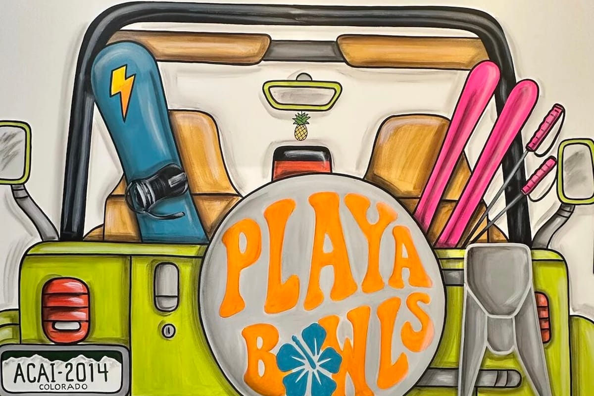 Playa Bowls - Castle Rock atmosphere and seating