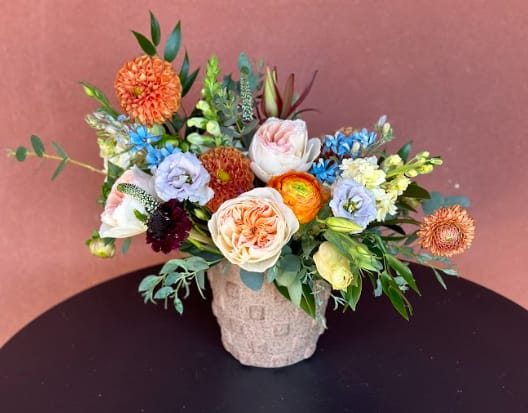 Studio Privé Flower Shop atmosphere and seating