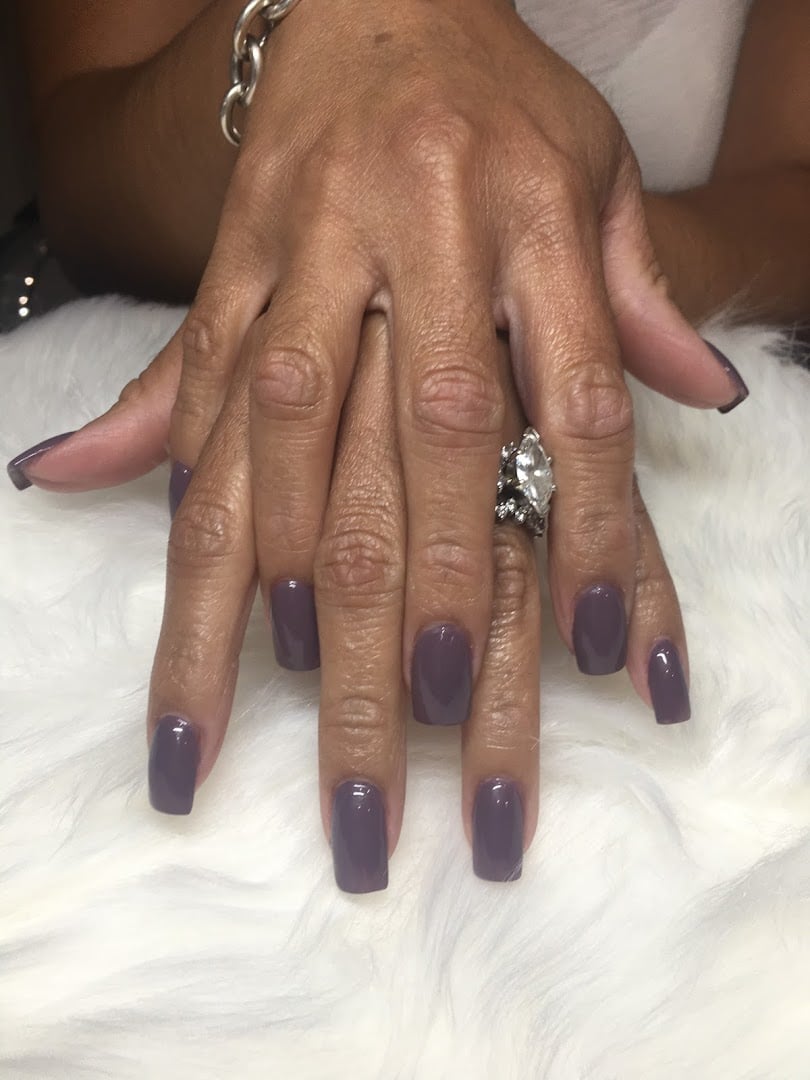 BB Nails dining area