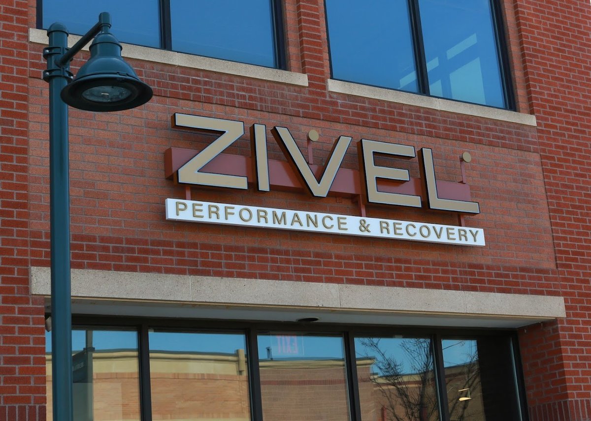 Zivel - Performance & Recovery Highlands Ranch atmosphere and seating