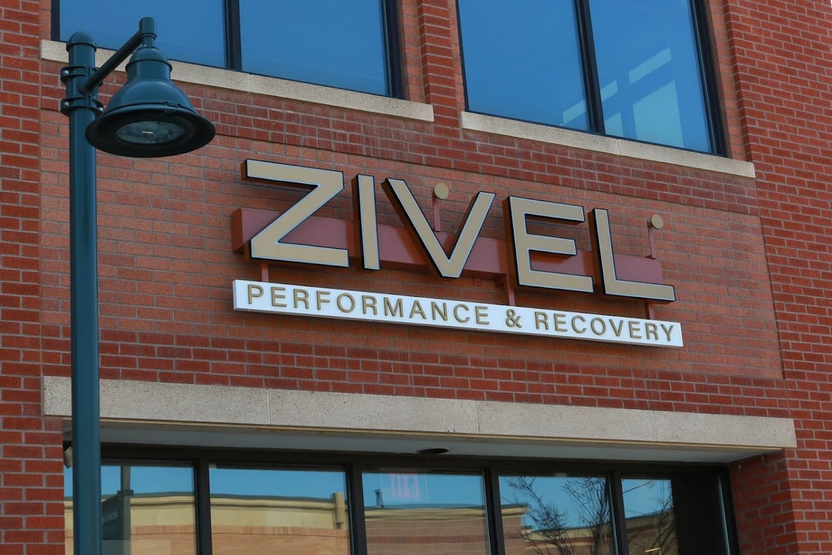 Zivel - Performance & Recovery Highlands Ranch atmosphere and seating
