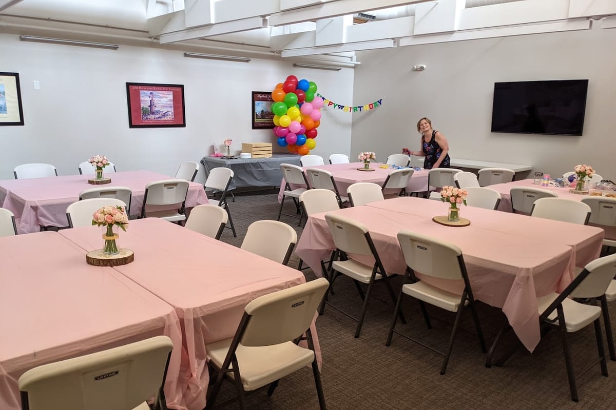 Northridge Rec Center dining area