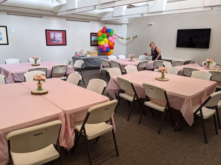Northridge Rec Center dining area