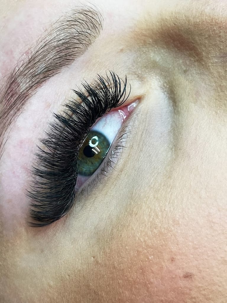 Looks and Lashes by Lex atmosphere and seating