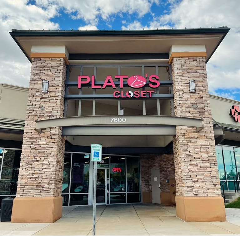 Plato's Closet Lone Tree, CO atmosphere and seating