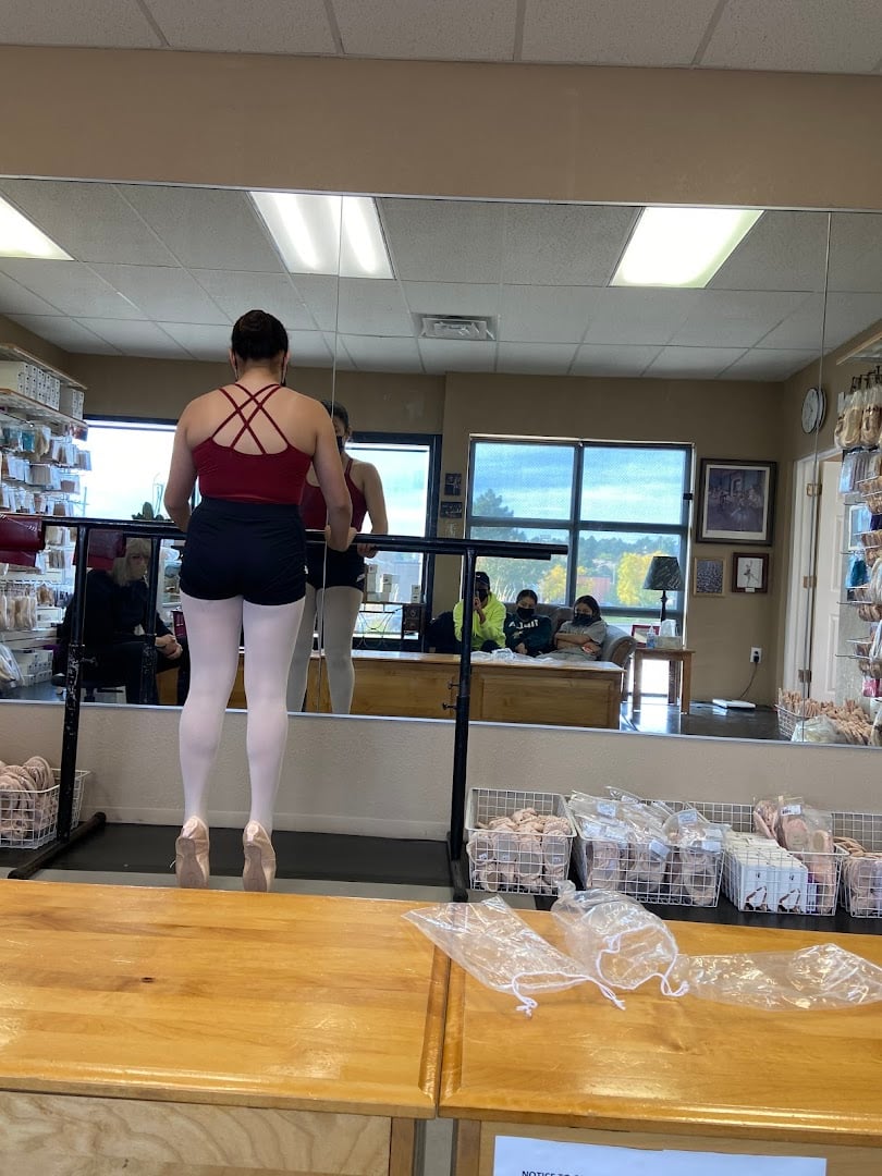 Assemble Dancewear atmosphere and seating