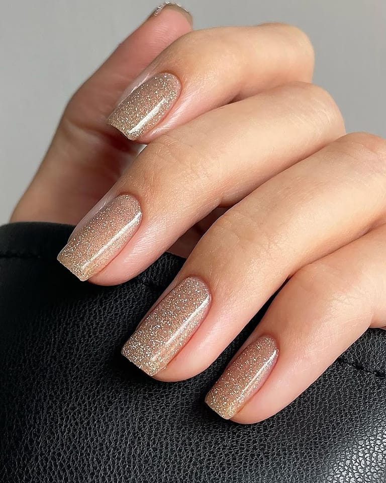 Caviar Nail Bar atmosphere and seating