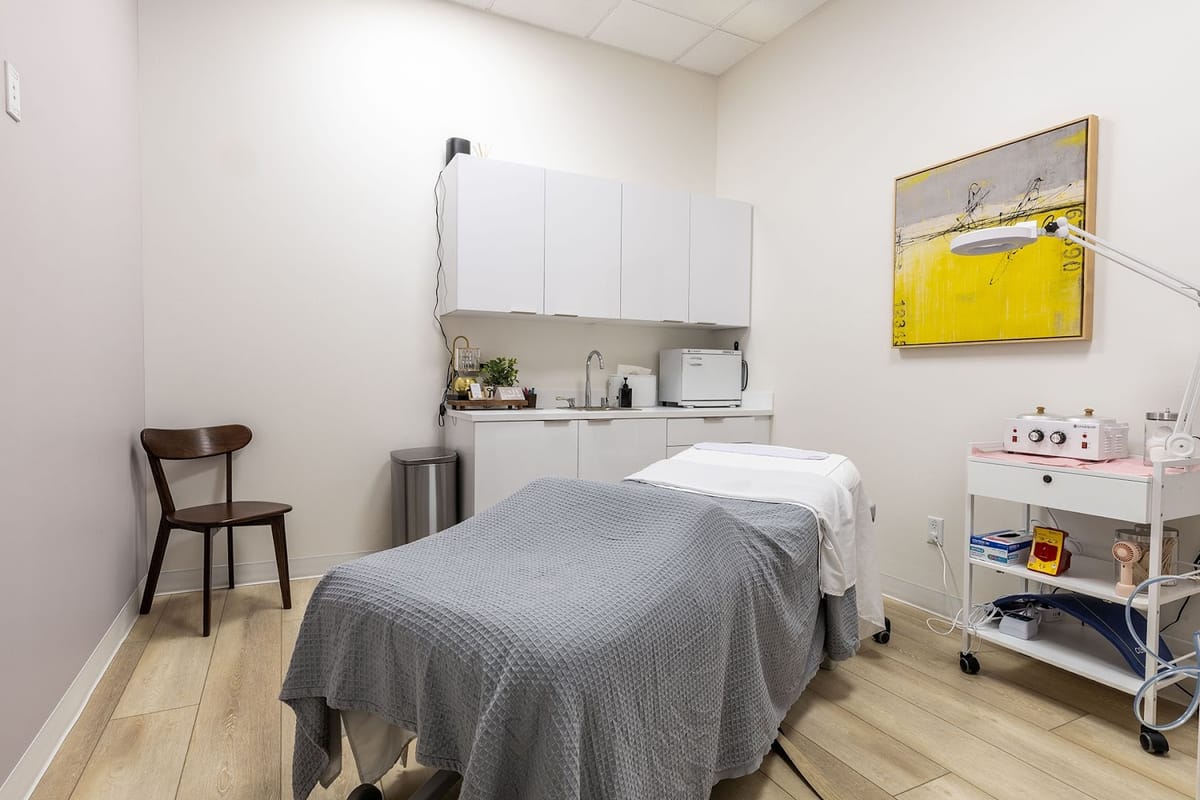 Facial Aesthetics - Highlands Ranch atmosphere and seating