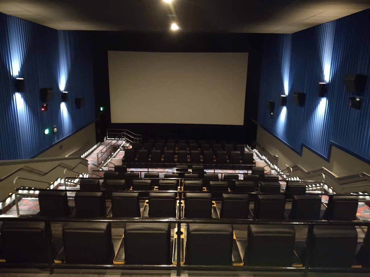 Regal UA Meadows atmosphere and seating