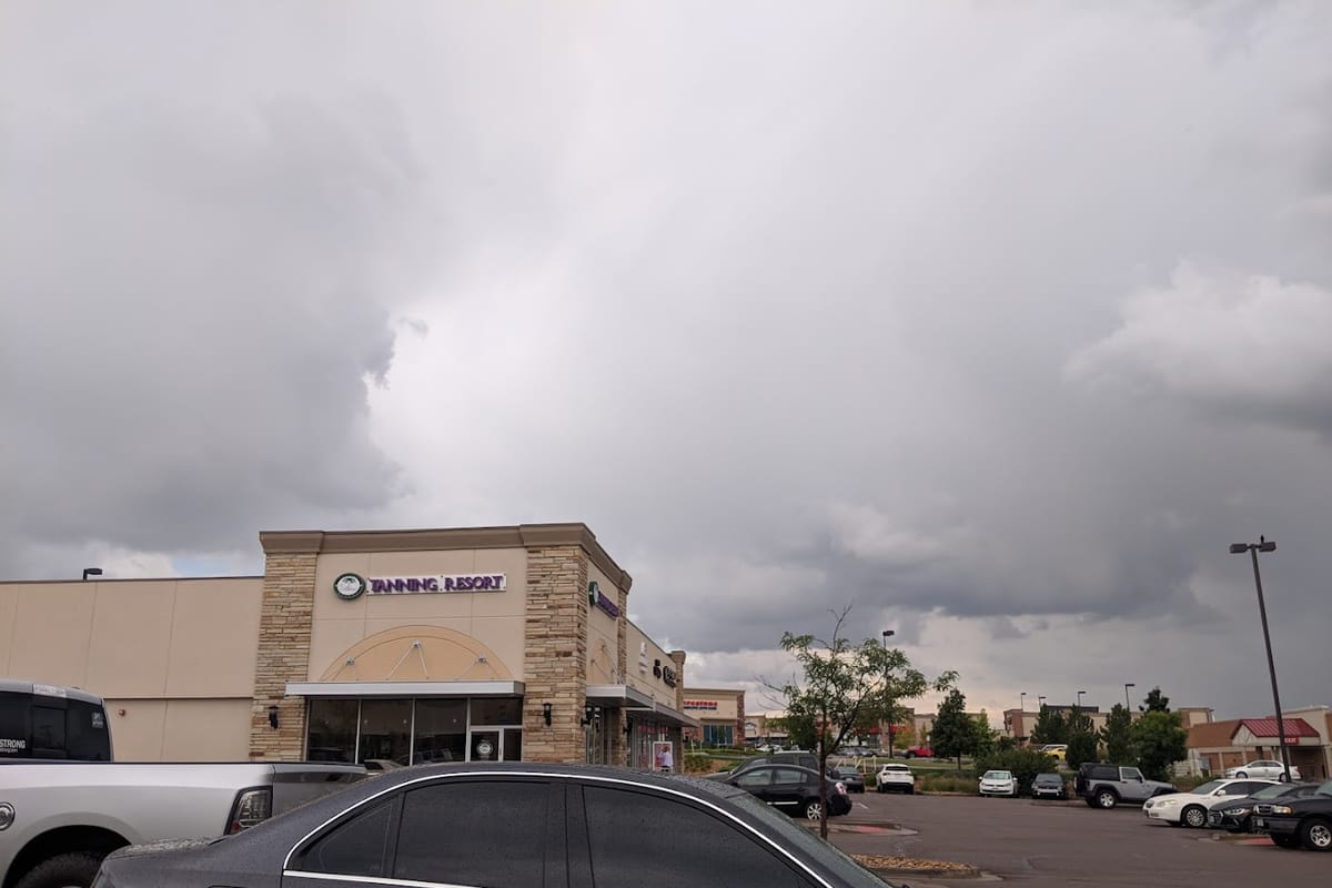 Glo Tanning exterior entrance