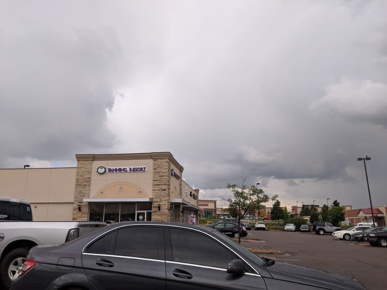 Glo Tanning exterior entrance
