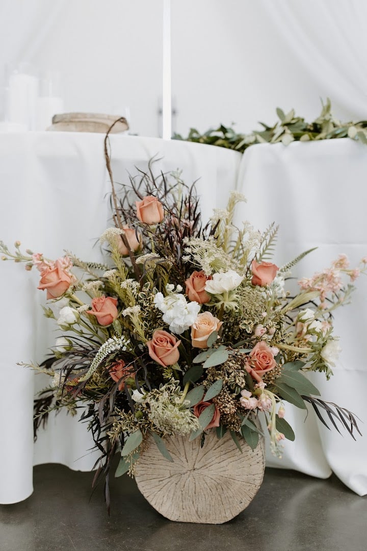 The Flower Shop at Castle Pines atmosphere and seating