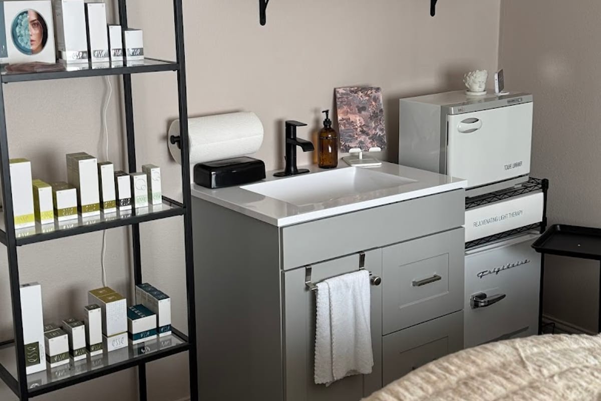 Novum Skin dining area