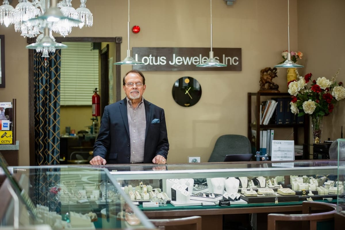 Lotus Jewelers Inc atmosphere and seating
