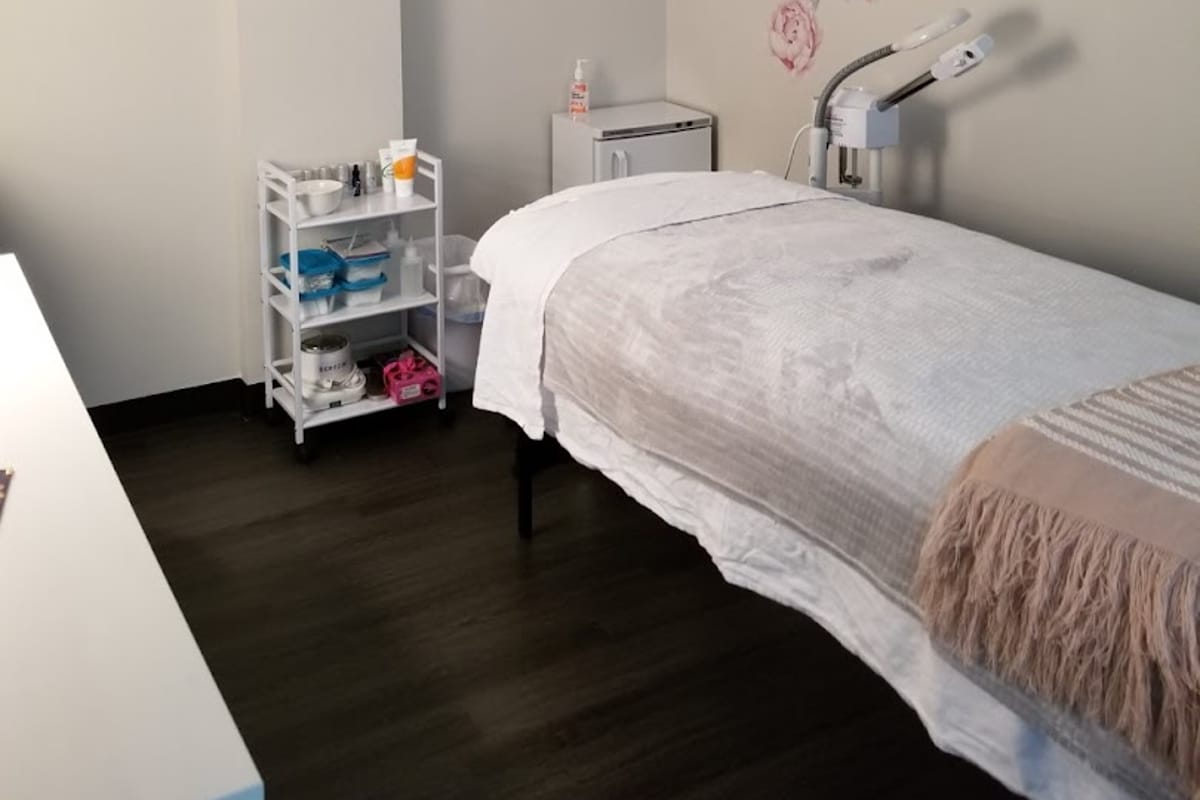 Interior view of Aura Acne Clinic