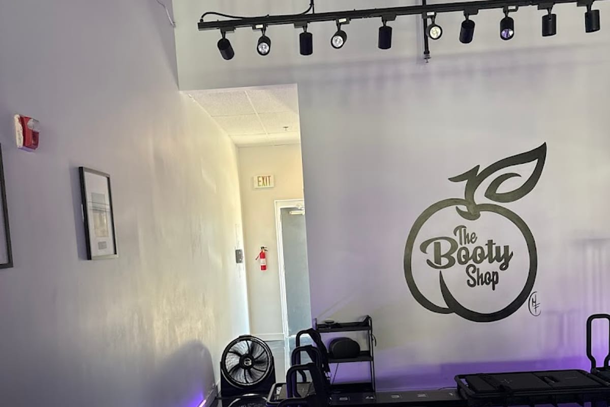 The Booty Shop atmosphere and seating