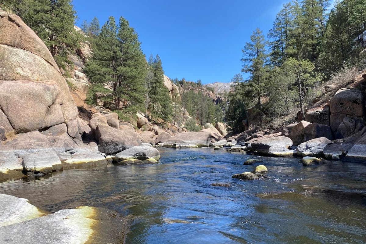 Upper Cheesman Canyon Trailhead atmosphere and seating