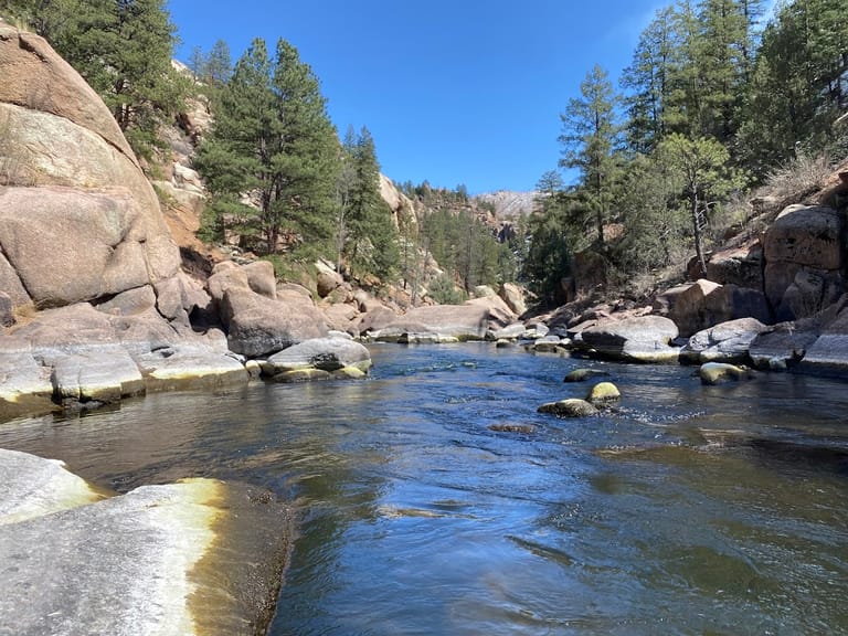 Upper Cheesman Canyon Trailhead atmosphere and seating