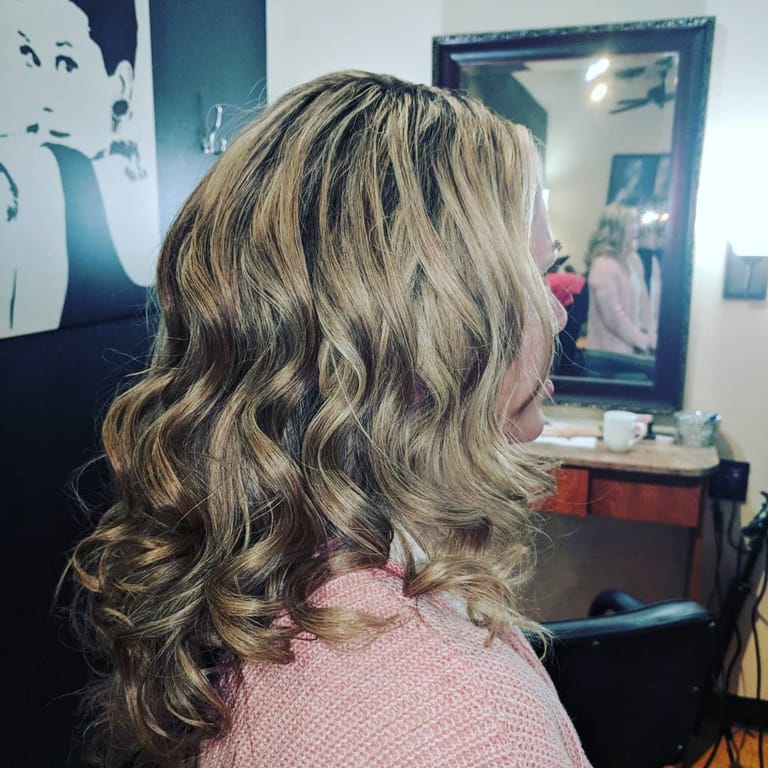 Tresses by Tanya atmosphere and seating