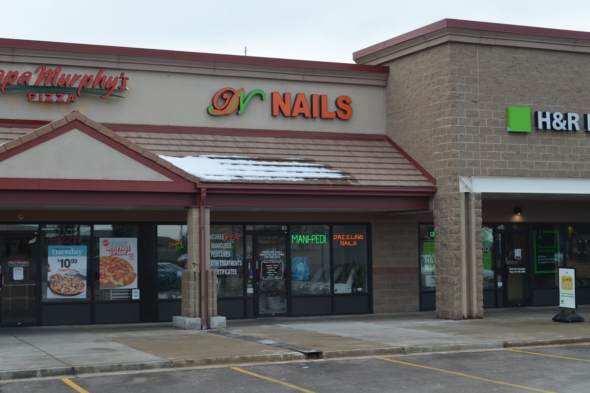 Dazzling Nails atmosphere and seating