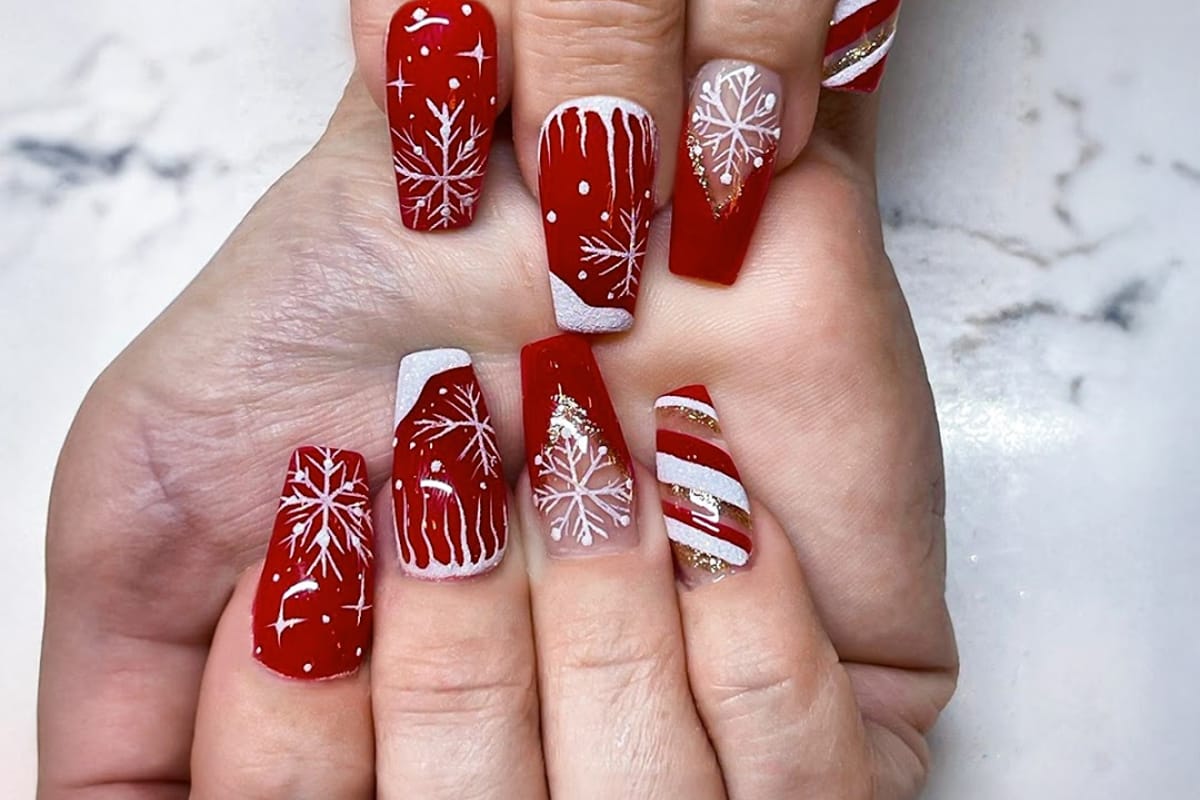 Bedazzled Nails And Bar atmosphere and seating