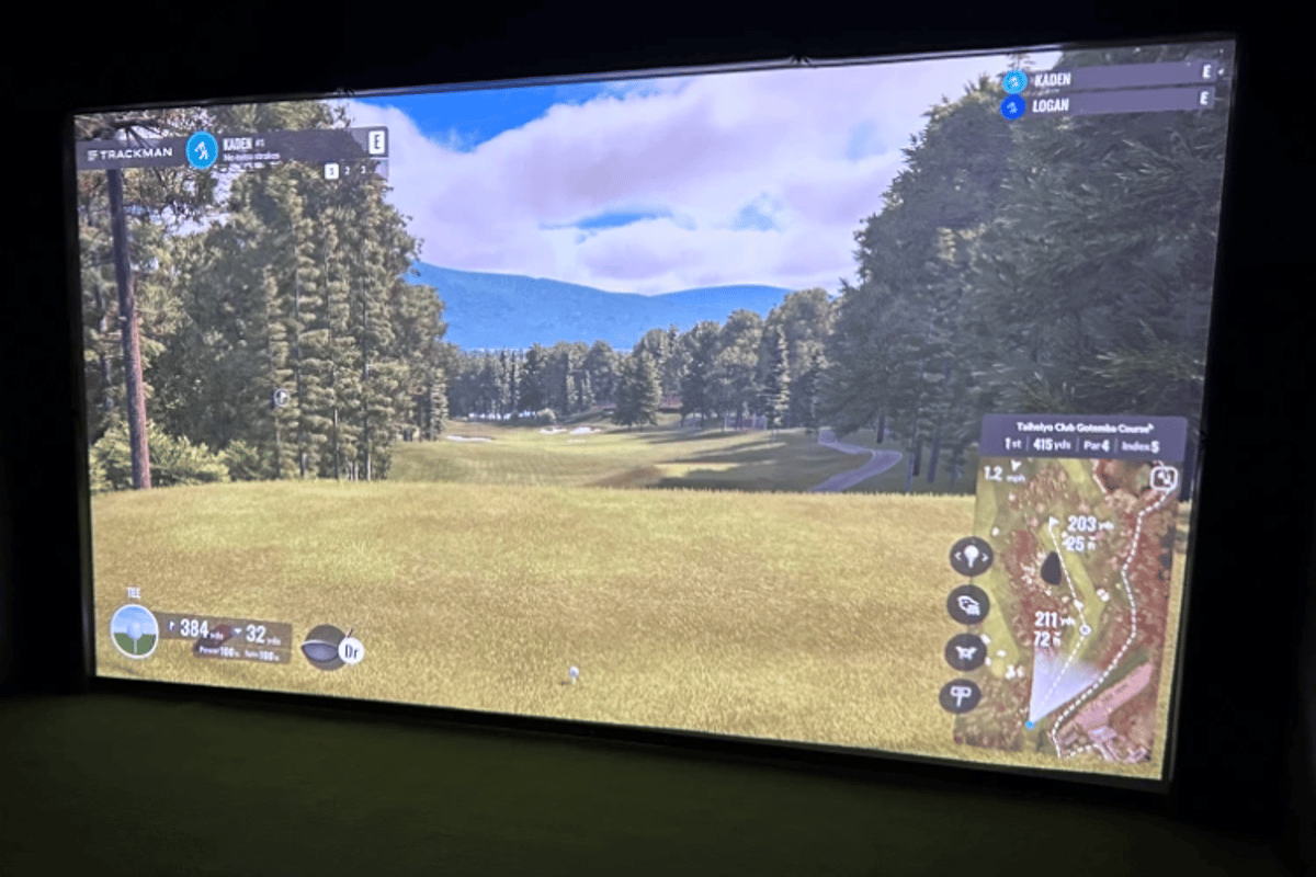 Pin High Golf Suites dining area