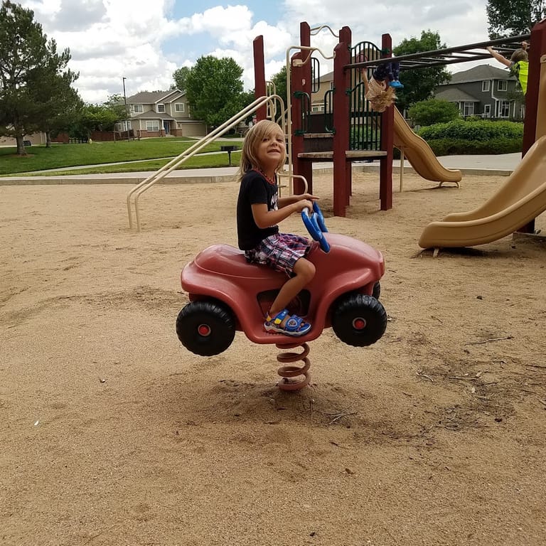 Opal Hill Drive Community Park atmosphere and seating