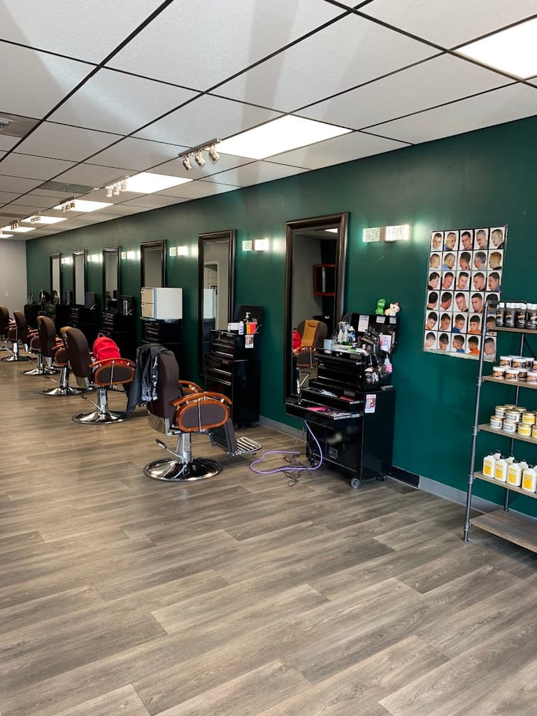 Kingsmen Haircuts for Men dining area