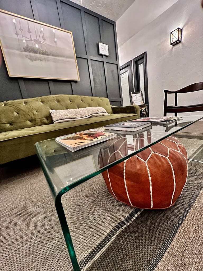 Nettoyage Aesthetics By Mirvet atmosphere and seating