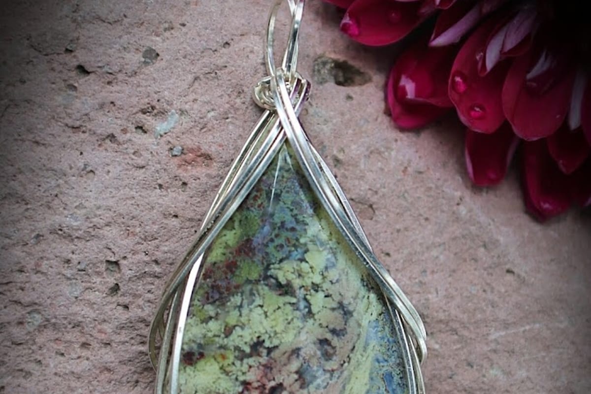 Wire on Fire Jewelry atmosphere and seating
