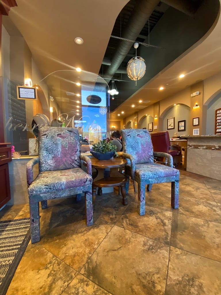 Cherry Nails atmosphere and seating