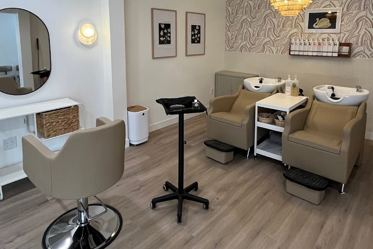 Kindred Hair Co atmosphere and seating