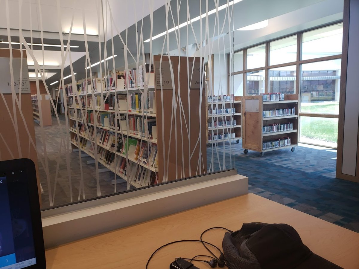 The Lone Tree Hub atmosphere and seating