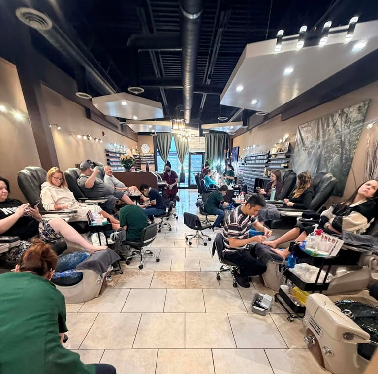 Luxury Nails and Spa featured offerings