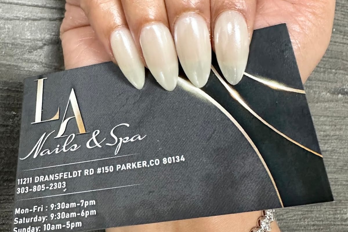 LA Nails and Spa dining area