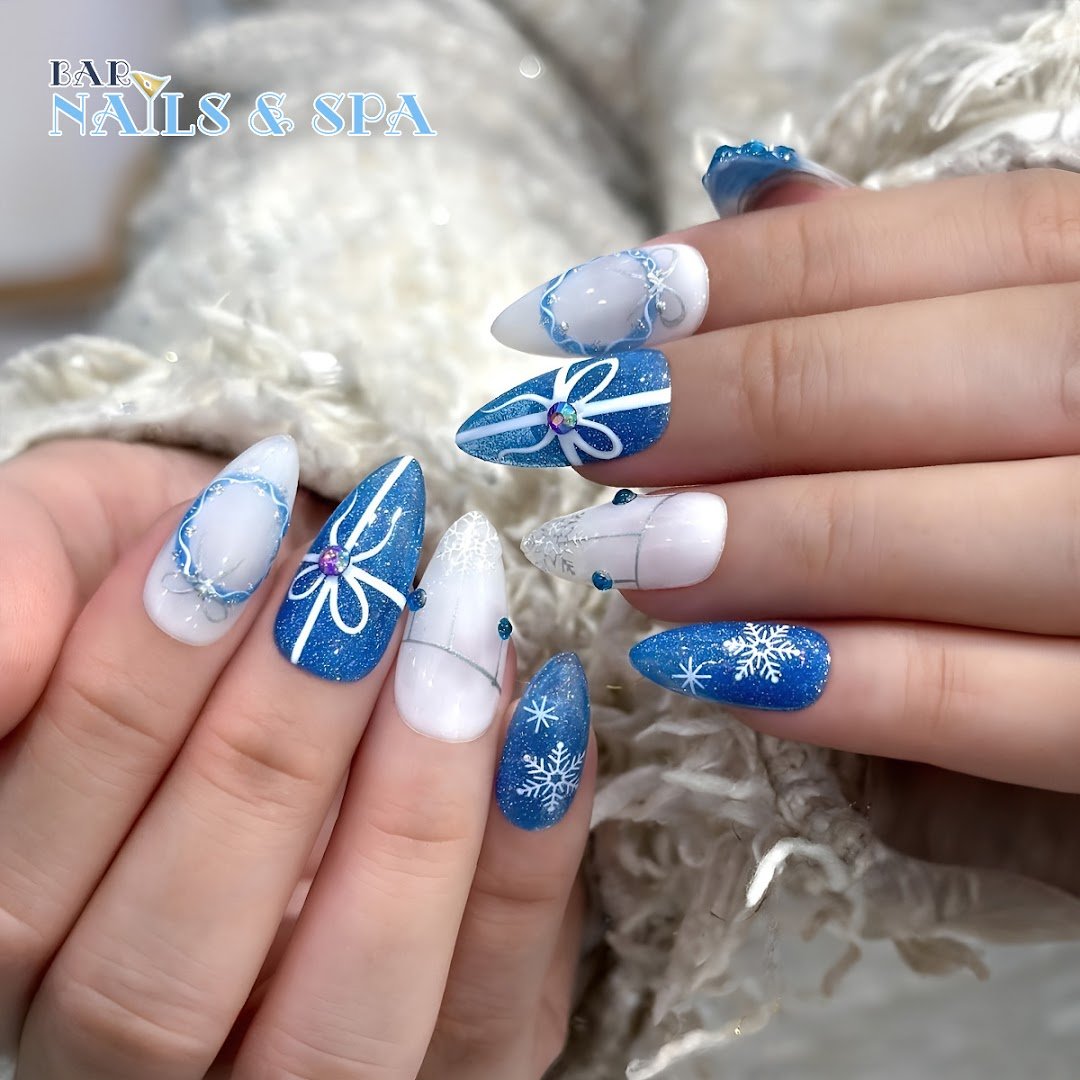 Bar Nails and Spa atmosphere and seating