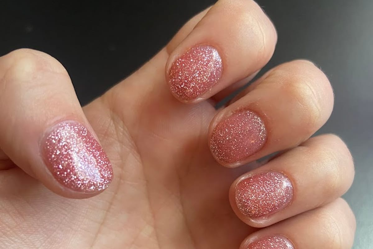 Fine Nails dining area