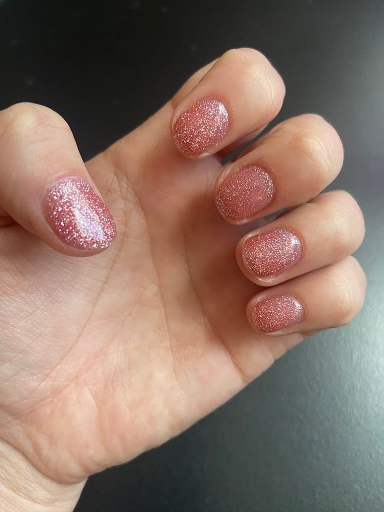 Fine Nails dining area