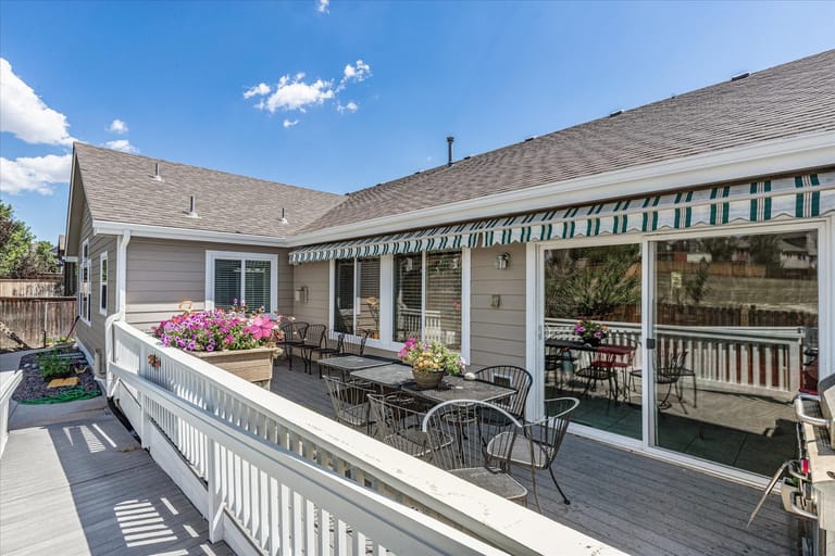 Castle Rock Tarpan Place - Assured Senior Living 2 atmosphere and seating