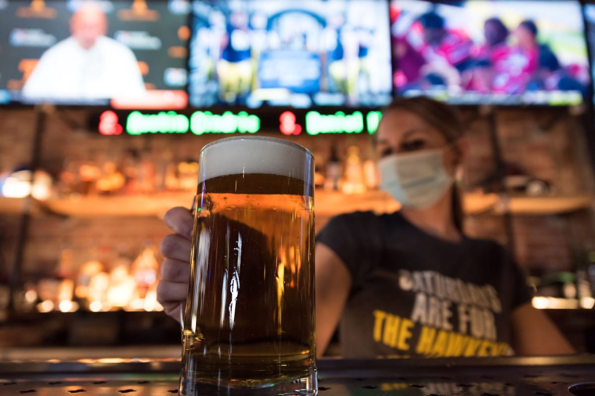 The Sportsbook Bar and Parker atmosphere and seating