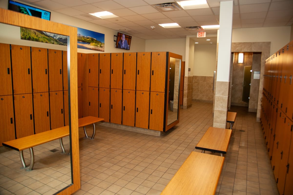 24 Hour Fitness dining area
