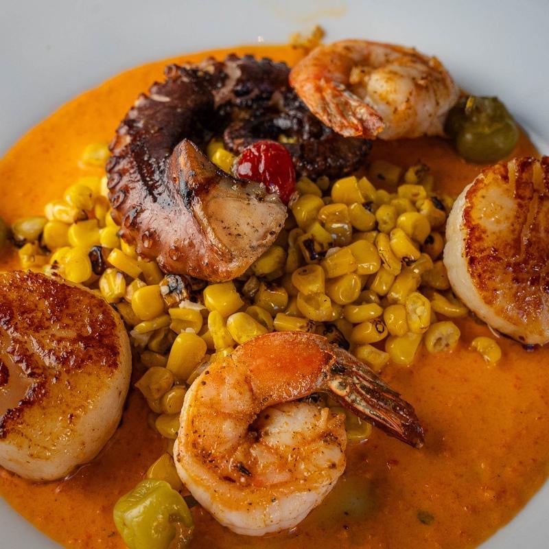 Trestles Coastal Cuisine atmosphere and seating