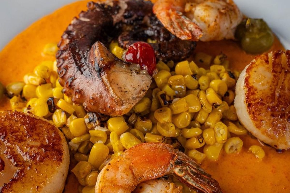 Trestles Coastal Cuisine atmosphere and seating