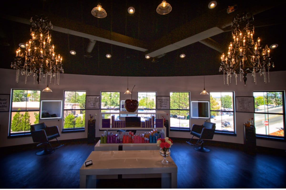 Loveboo Luxe Salon atmosphere and seating